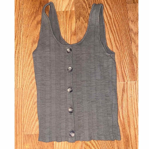 Tank Top Bundle - Picture 2 of 3